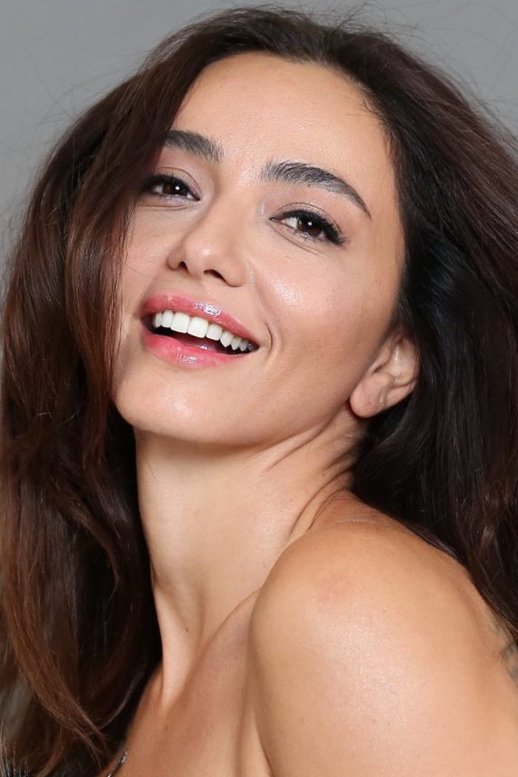 et billede af Öykü Gürman