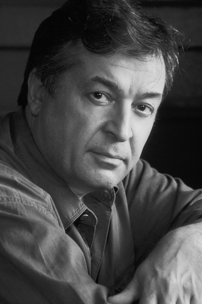 et billede af Ronald F. Maxwell