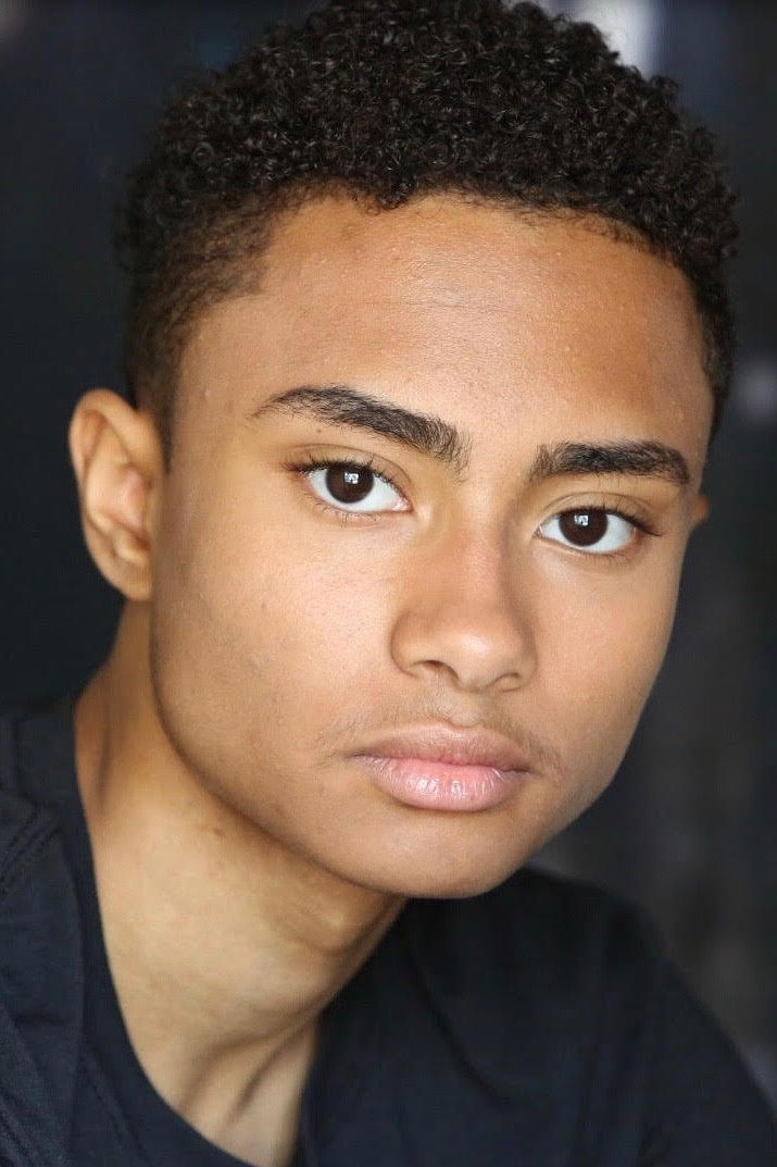 et billede af Logan Rozos