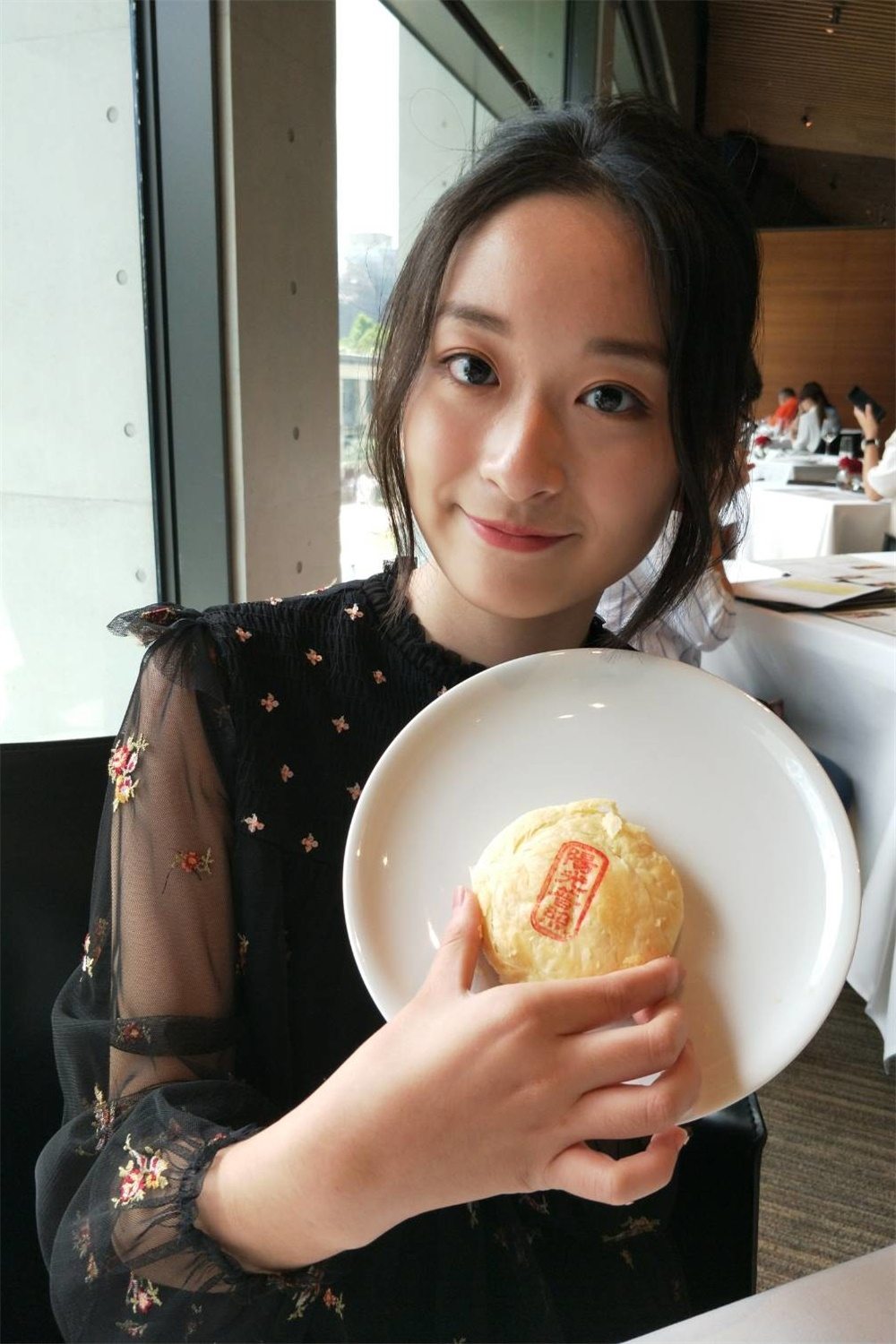 Apple Wu's picture in the cast