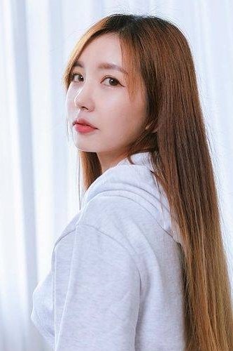 et billede af Jin Seo-yool