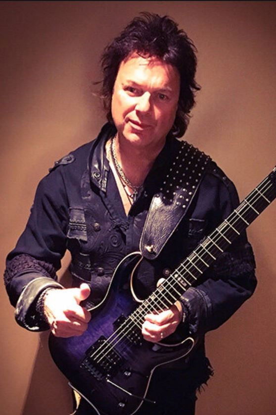 et billede af Andy LaRocque