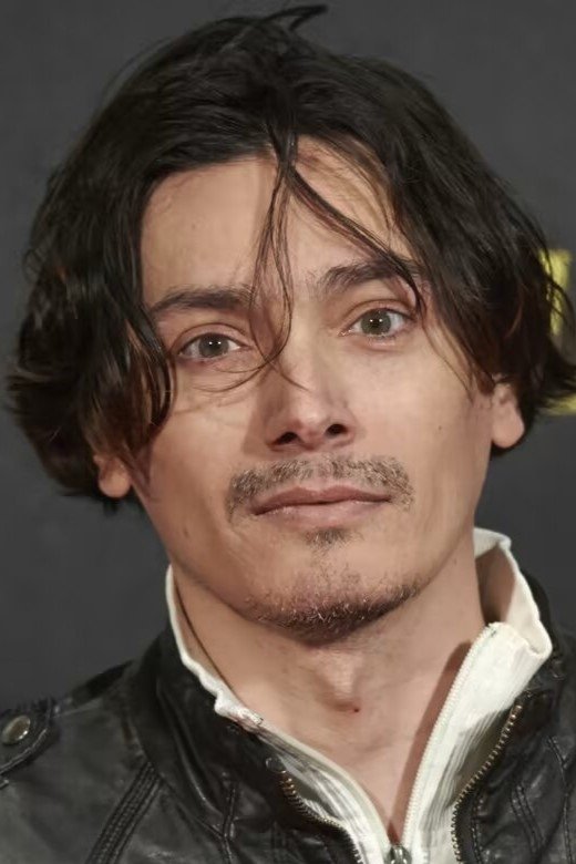 et billede af Enrique Alcides