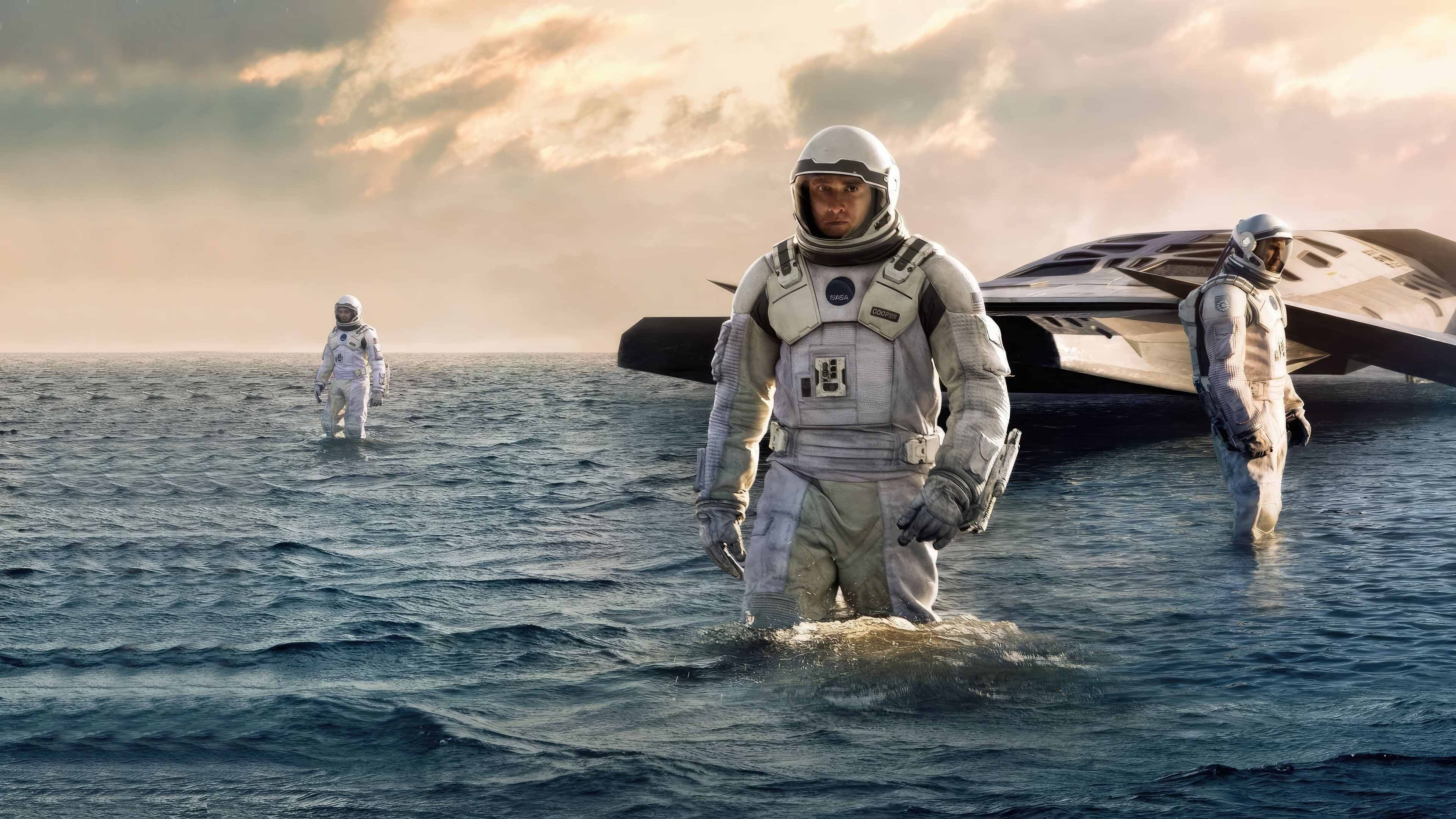 Interstellar: Călătorind prin univers