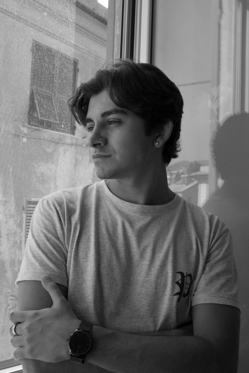 Gabriele Ratto | Senza Nome / Pilota