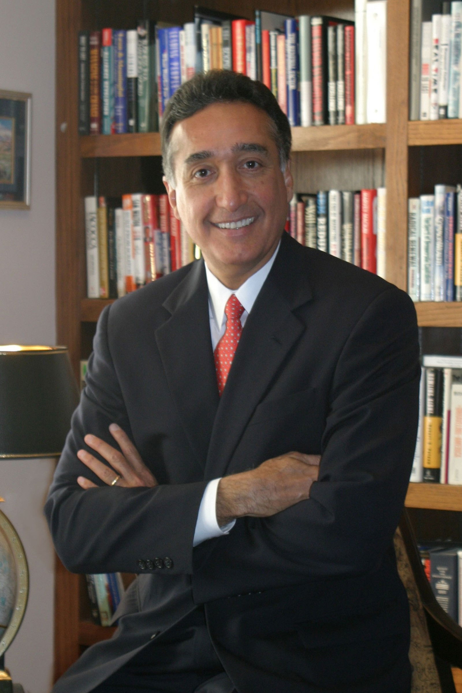 et billede af Henry Cisneros