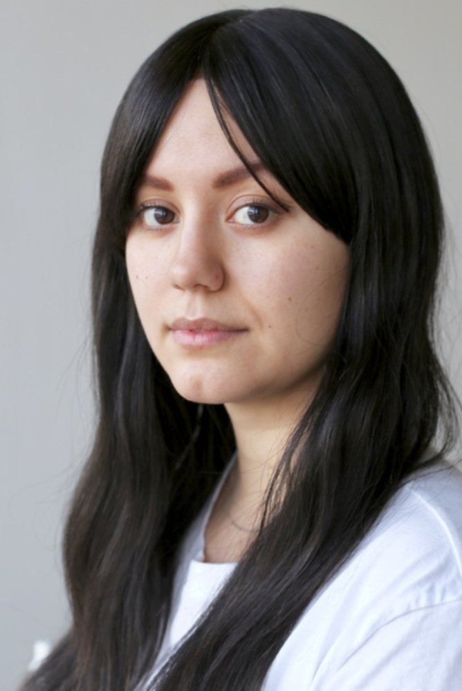 Frida Bagri's picture in the cast