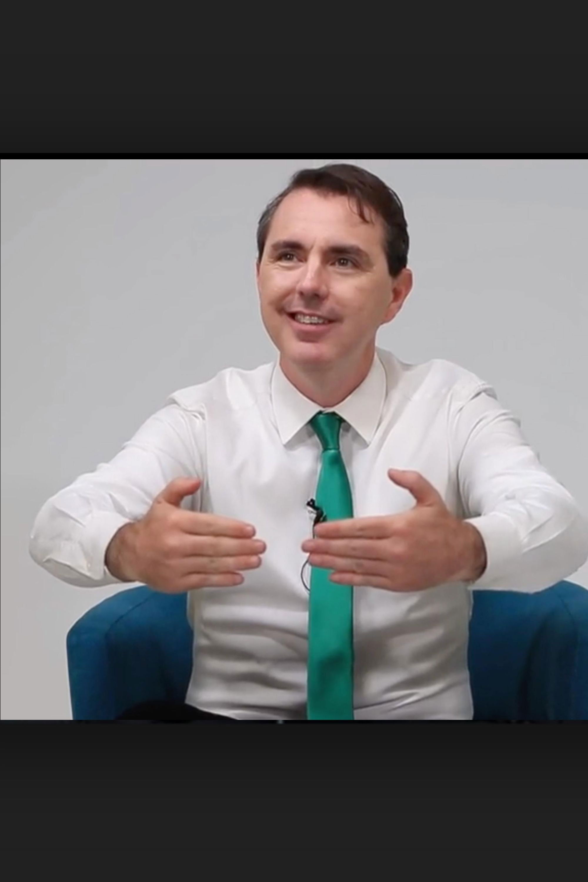 et billede af Víctor M. Rivera