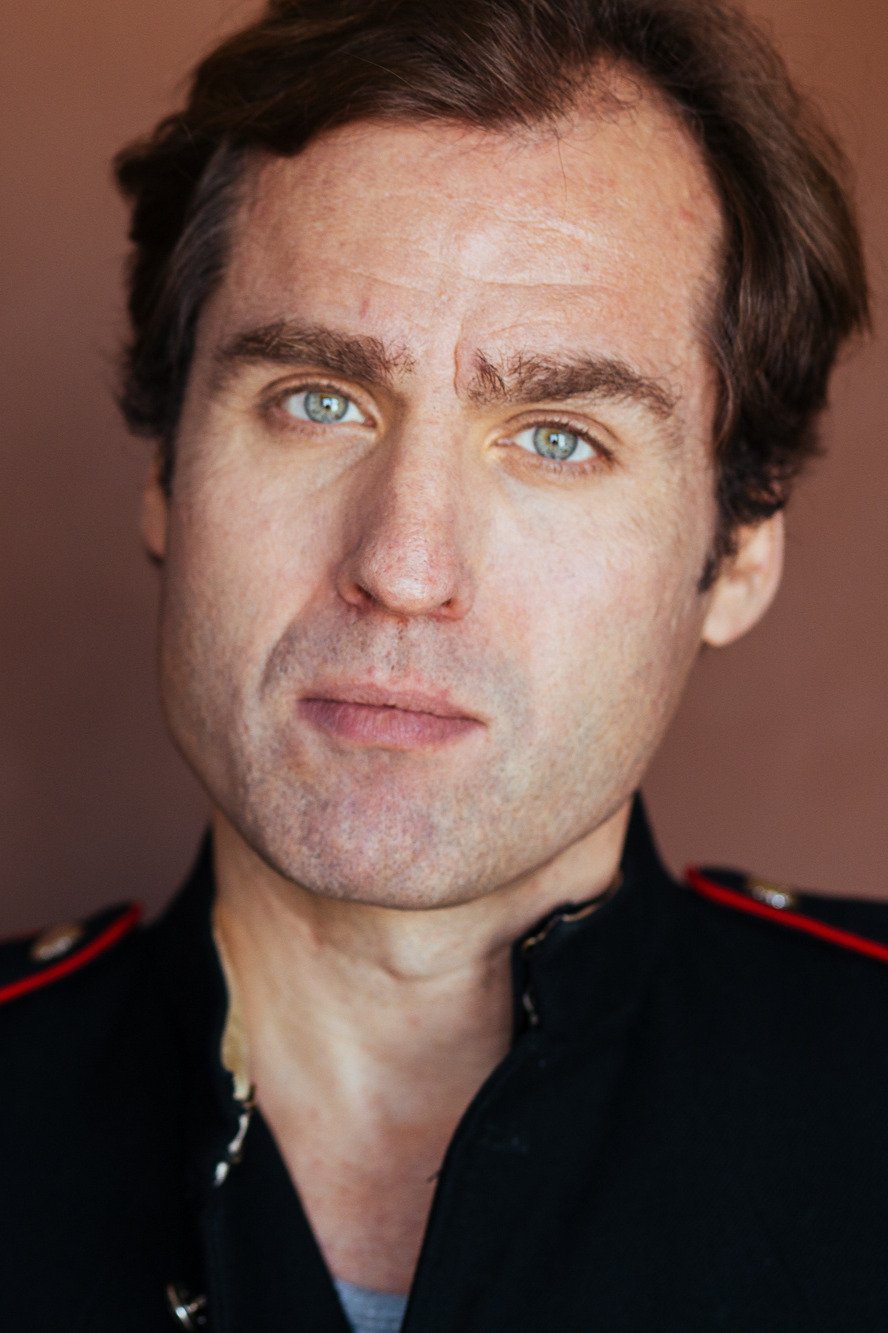 et billede af Julian Elfer