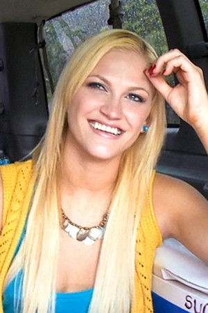 et billede af Tara Lee