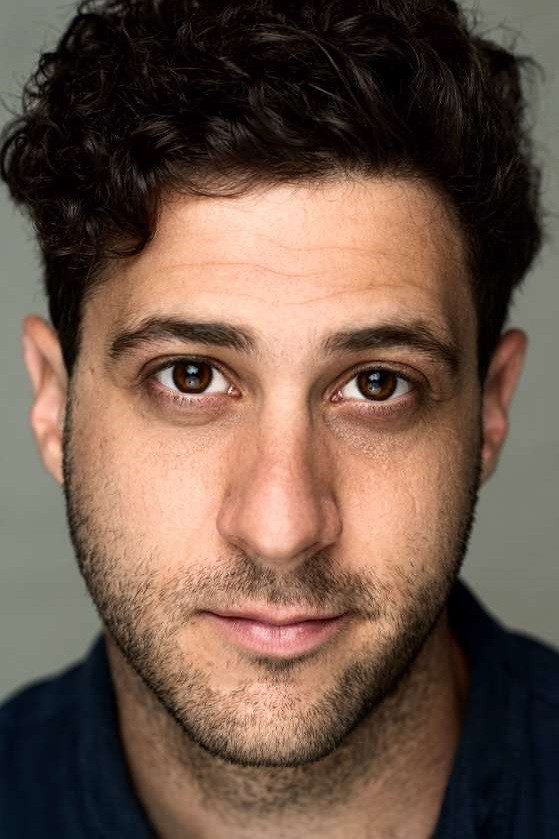 et billede af Damien Strouthos