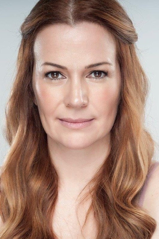 et billede af Hale Caneroğlu