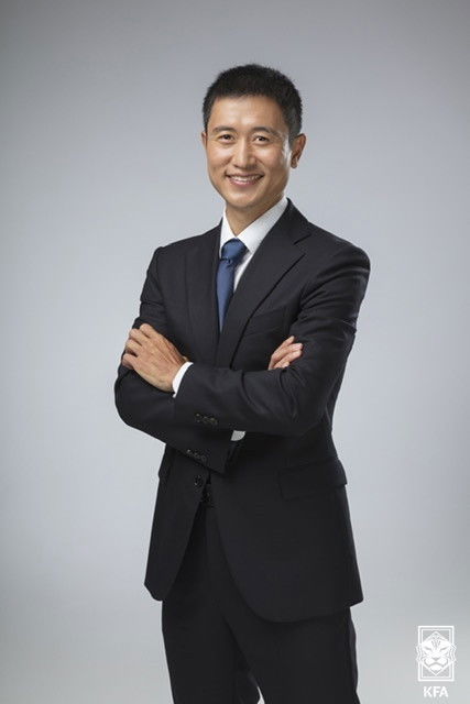 et billede af Lee Young-pyo