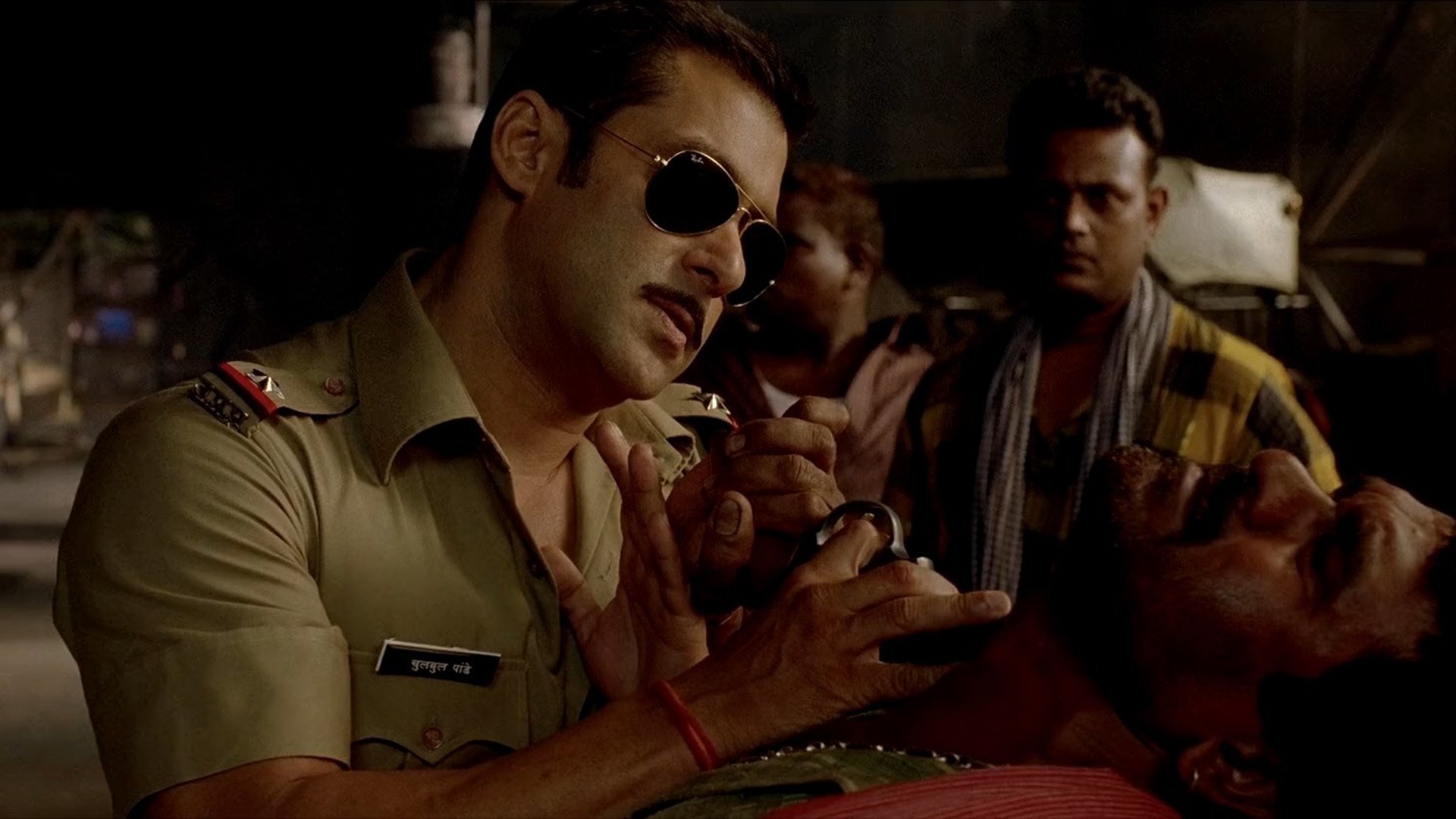 Dabbang (2010)