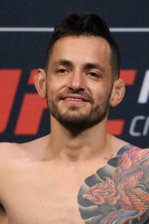 et billede af Henry Briones