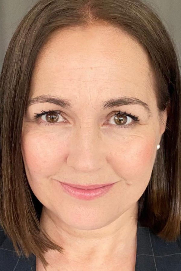 et billede af Angela Heath-Larsen