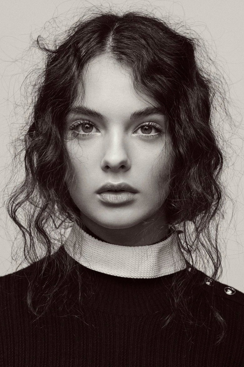 Дева Кассель / Deva Cassel TMDB Photo