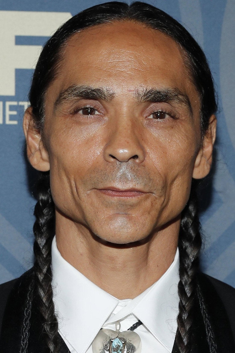 Зан Маккларнон / Zahn McClarnon TMDB Photo