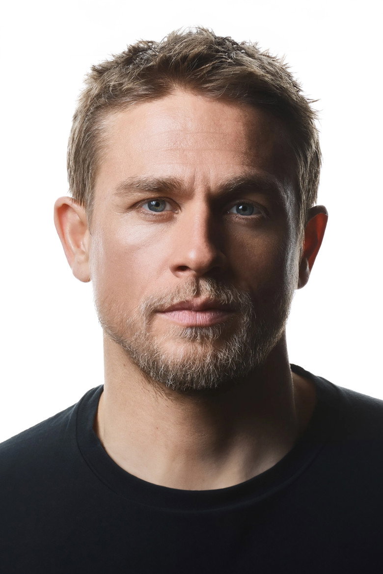 Чарлі Ганнем / Charlie Hunnam TMDB Photo