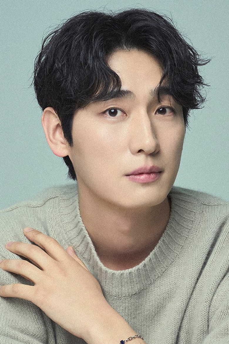 Юн Пак / Yoon Park TMDB Photo