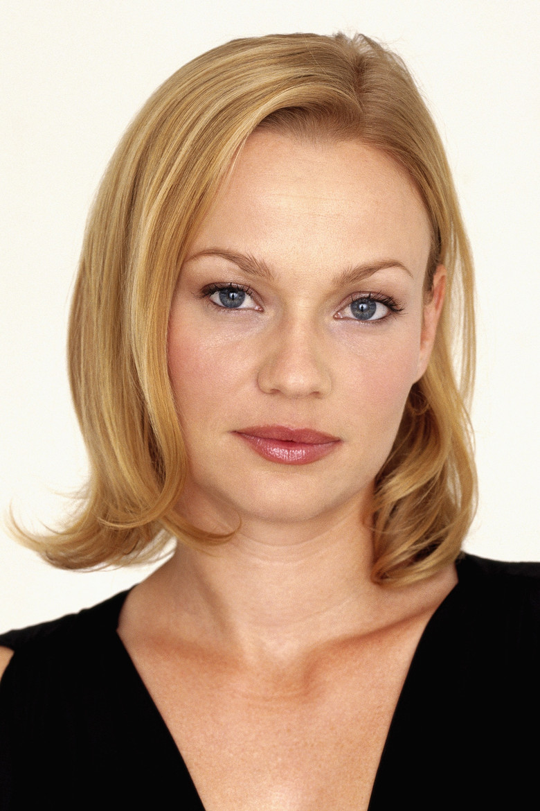 Саманта Метіс / Samantha Mathis TMDB Photo