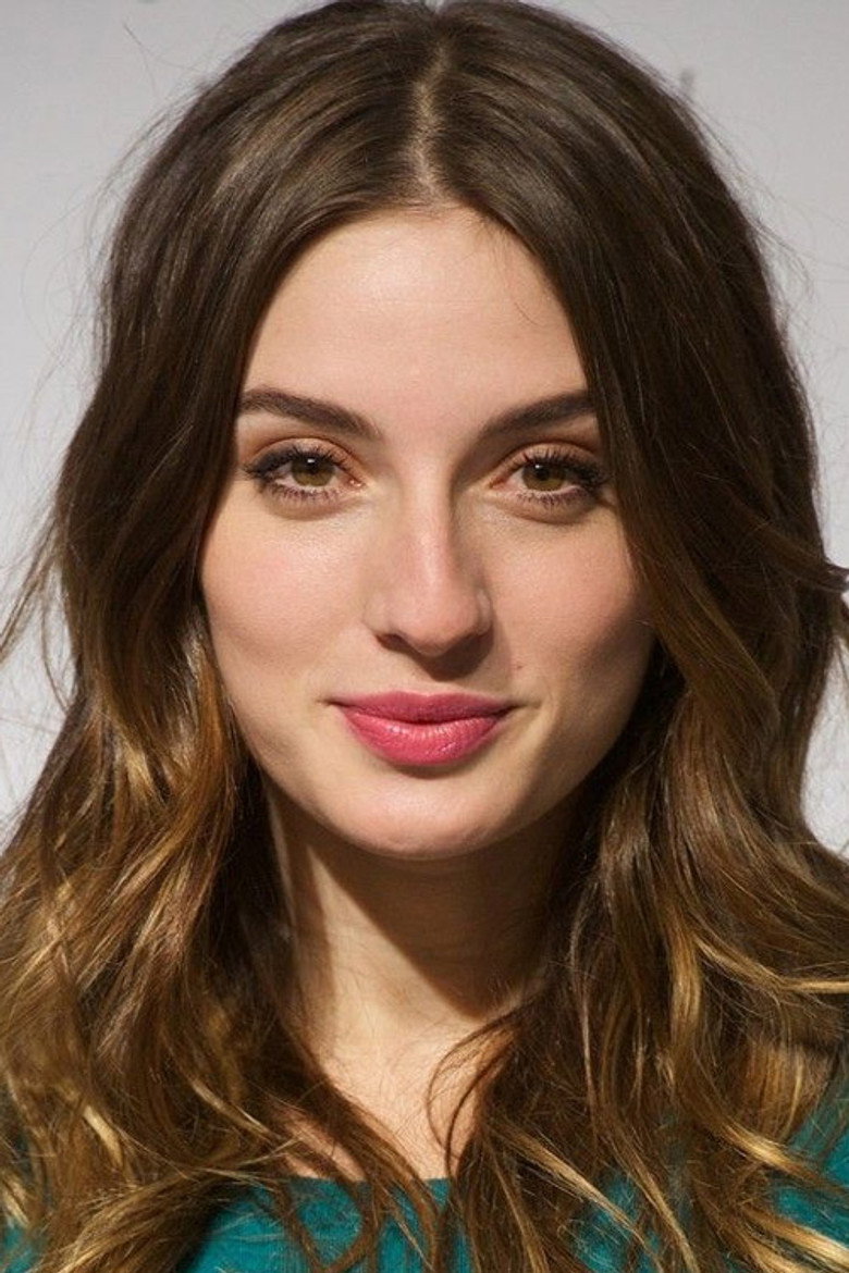 Марія Вальверде / María Valverde TMDB Photo