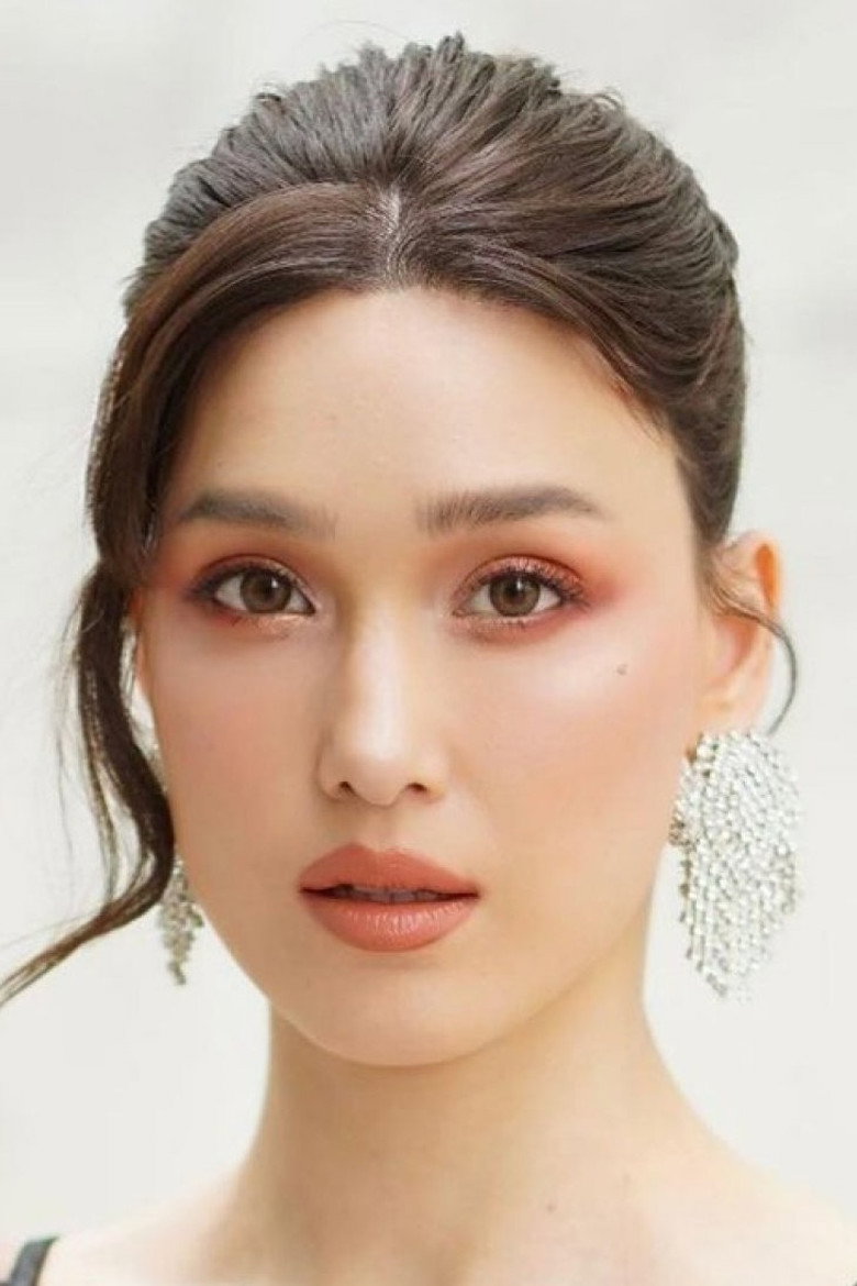 แจ๊คกี้ ชาเคอลีน มึ้นซ์ / Jacqueline Muench TMDB Photo