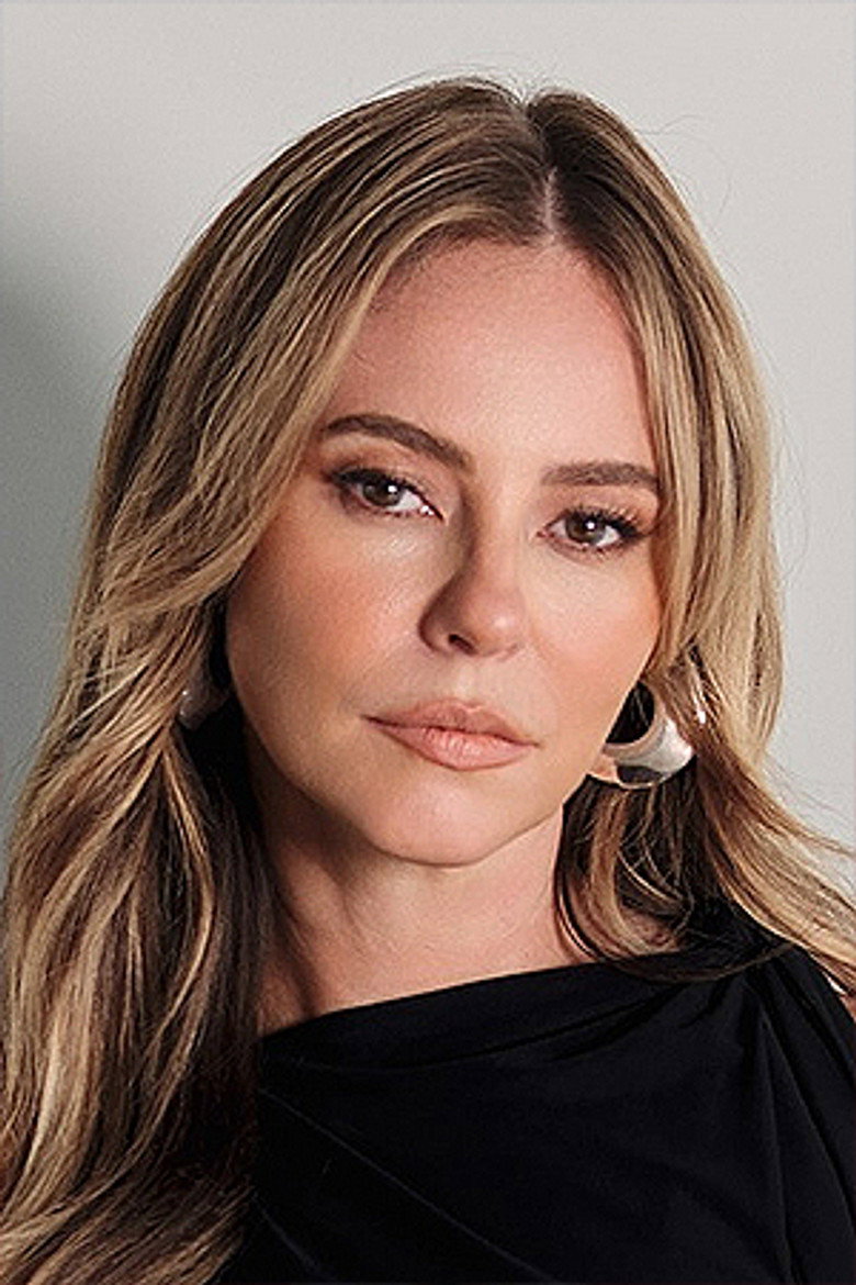 Paolla Oliveira TMDB Photo