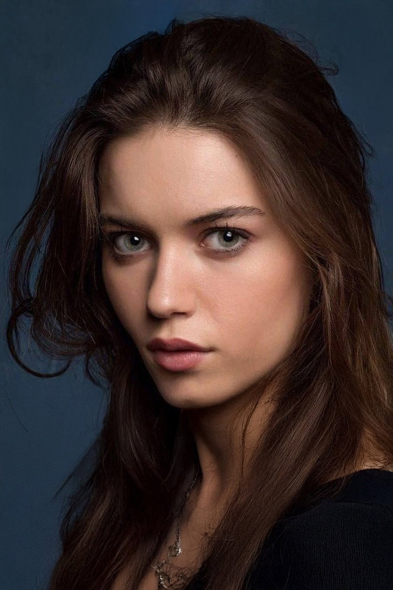 Afra Saraçoğlu TMDB Photo