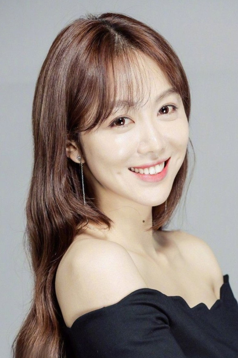 姜妍 / Jiang Yan TMDB Photo