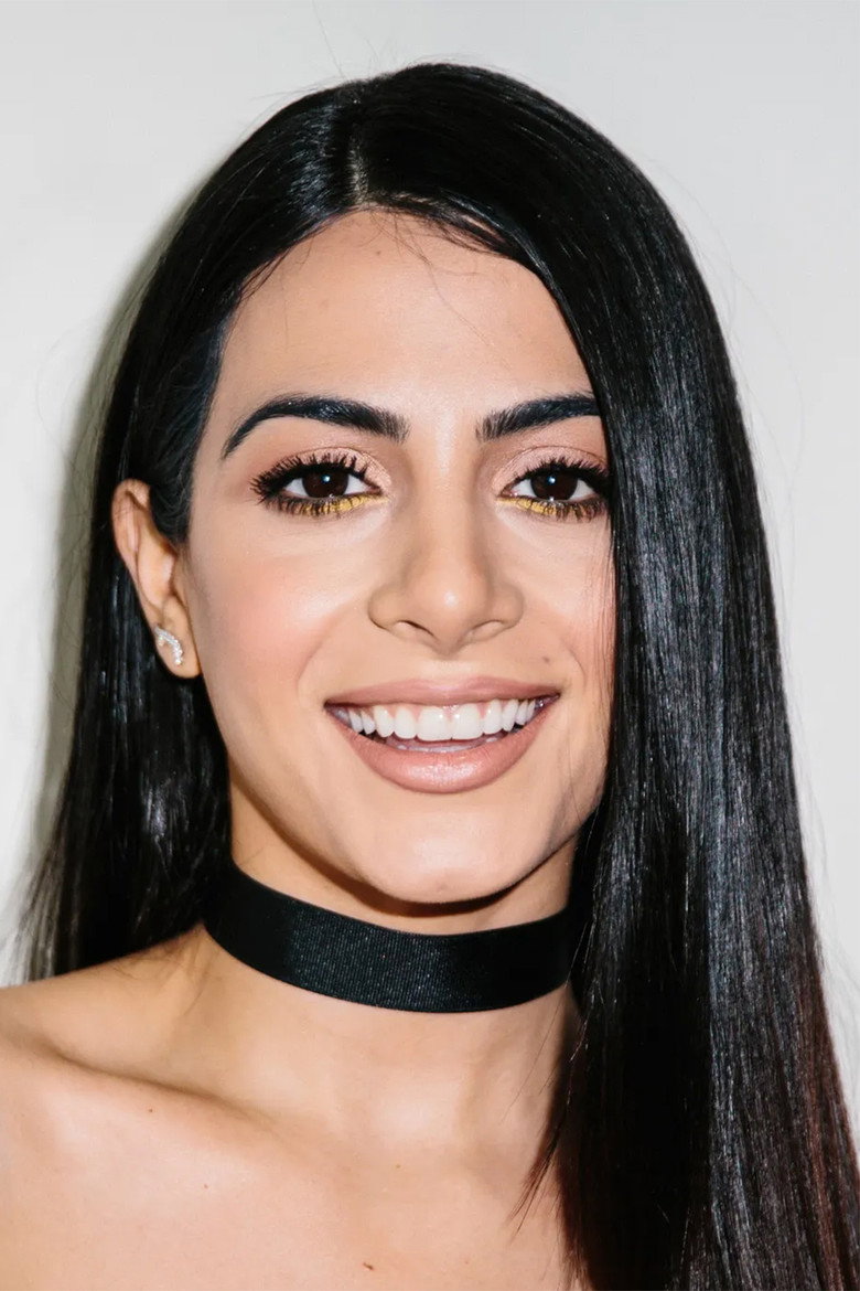 Емерод Тубія / Emeraude Toubia TMDB Photo