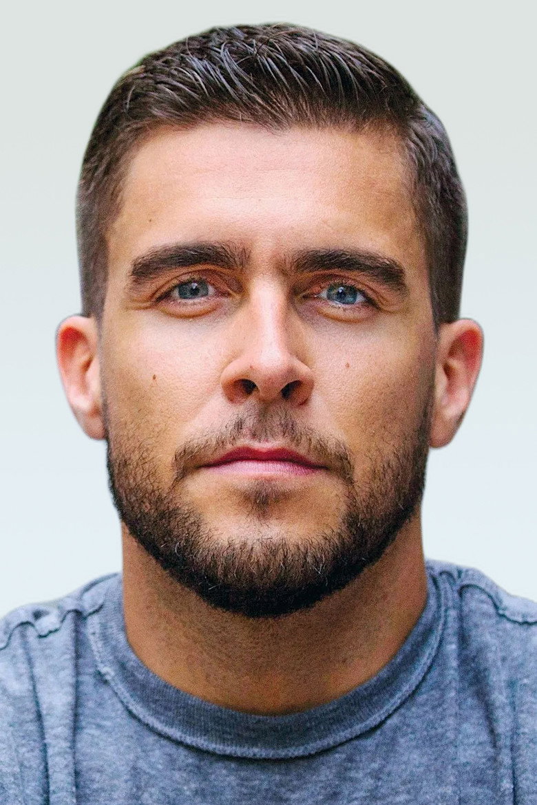 Джош Сеґарра / Josh Segarra TMDB Photo