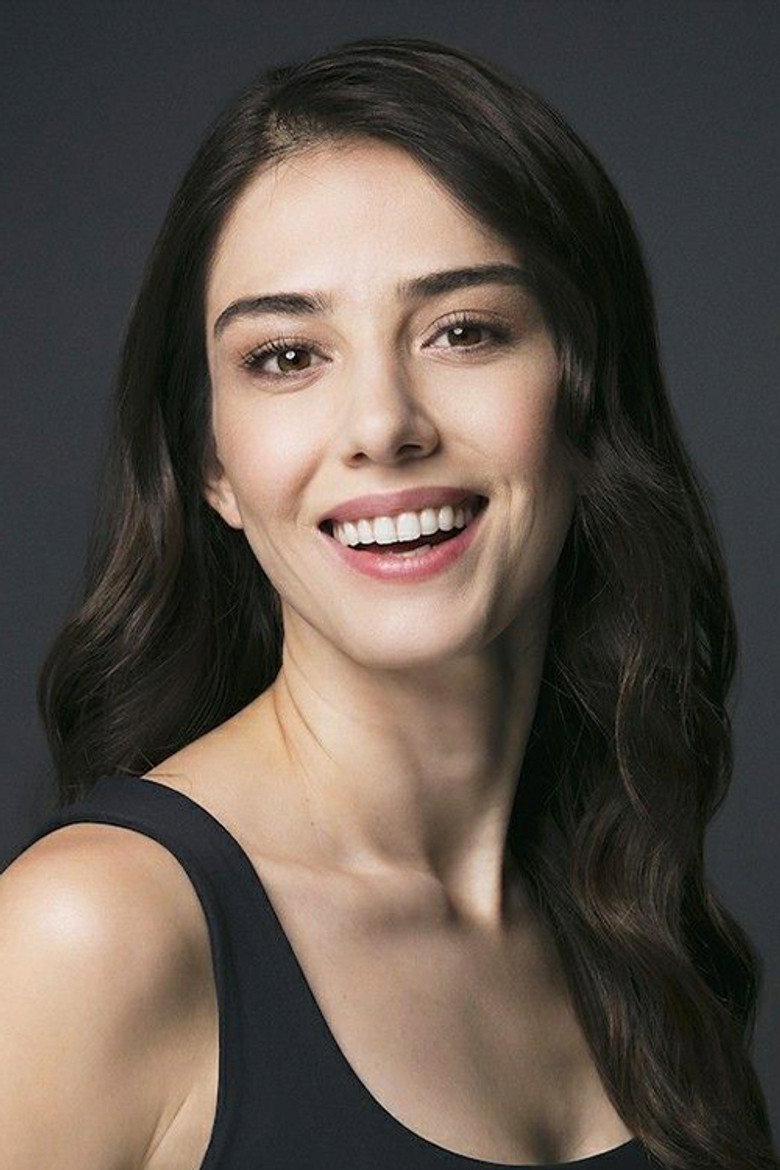 Özge Gürel TMDB Photo