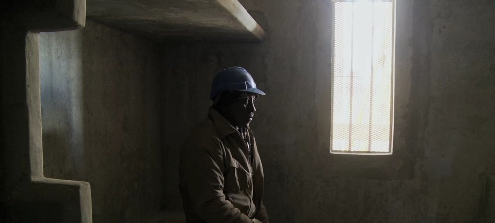 Backdrop of Prisoner