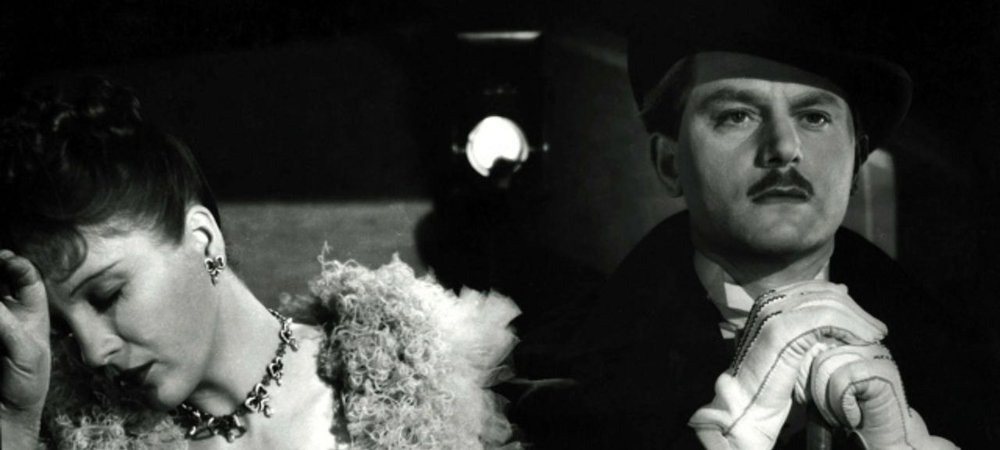 Backdrop of Gaslight