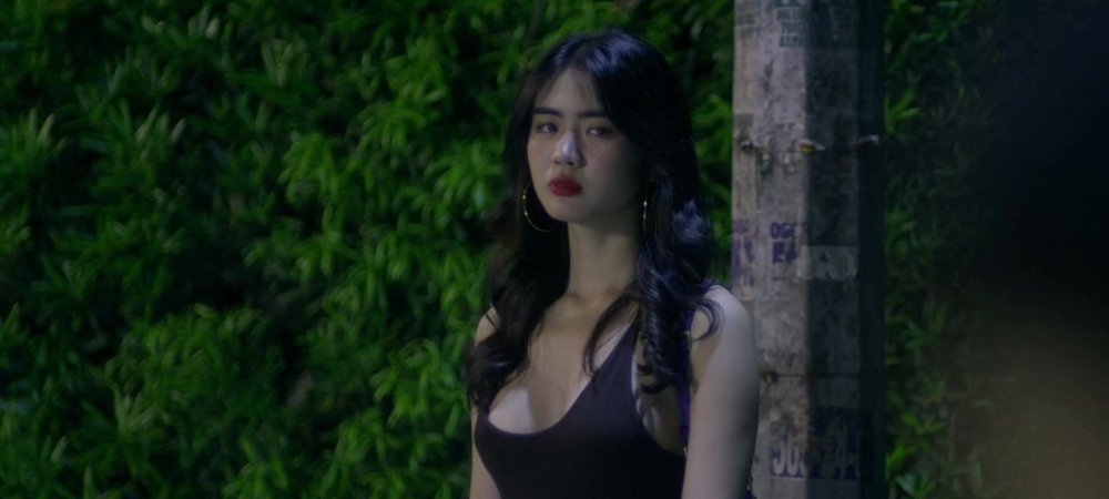 Backdrop of Suki