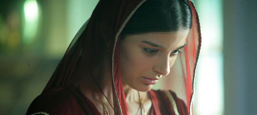 Backdrop of Love Aaj Kal