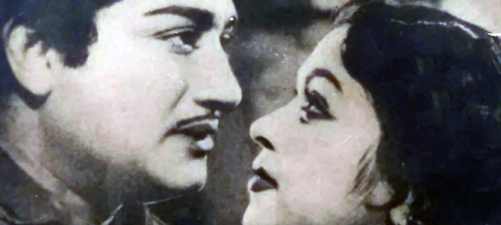 Backdrop of Iruvar Ullam