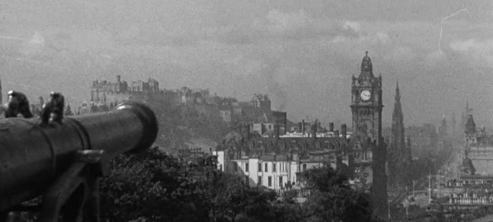 Backdrop of Edinburgh