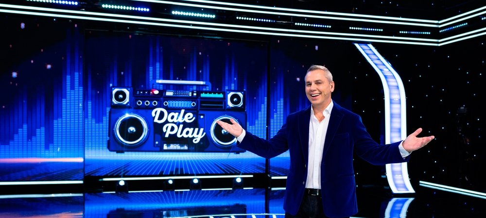 Backdrop of Dale Play