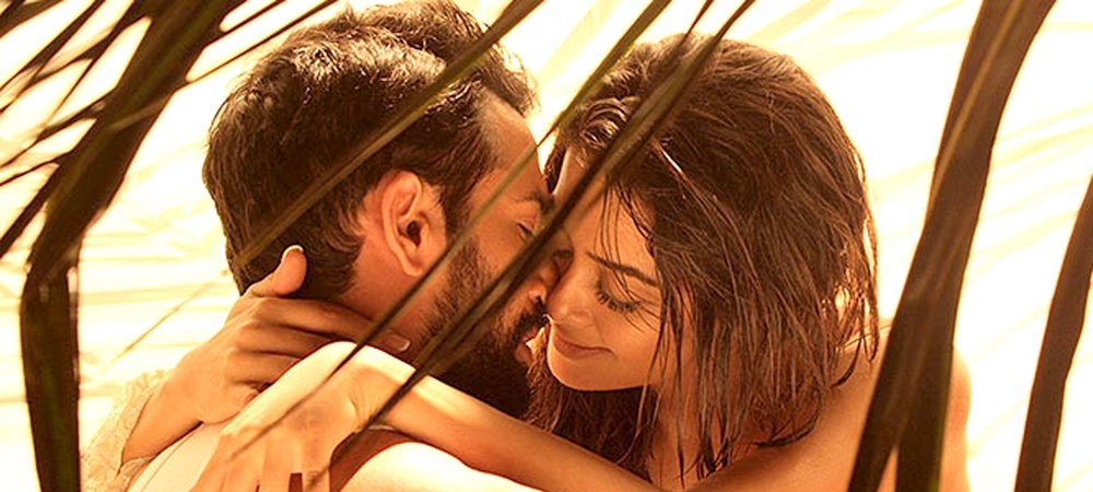 Backdrop of Hate Story 2