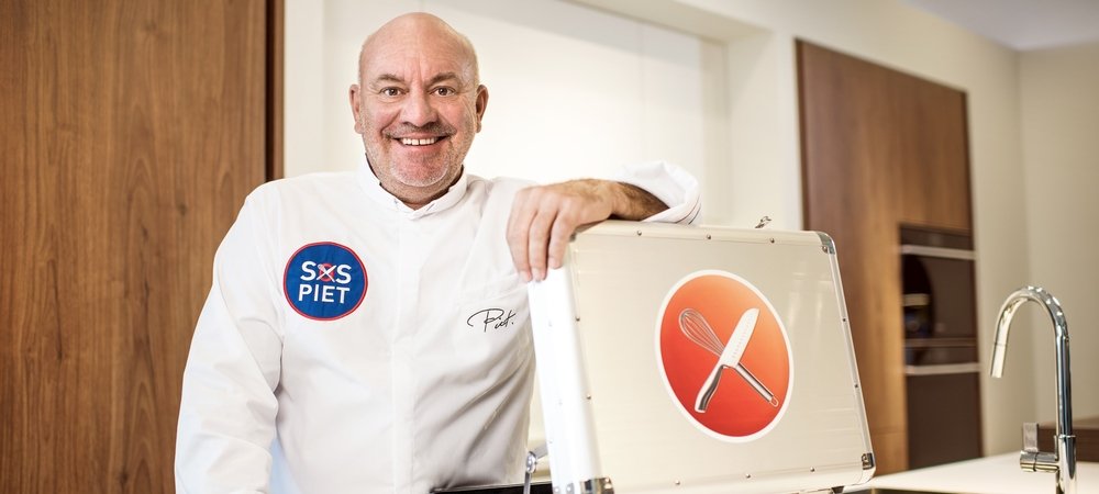 Backdrop of SOS Piet XL