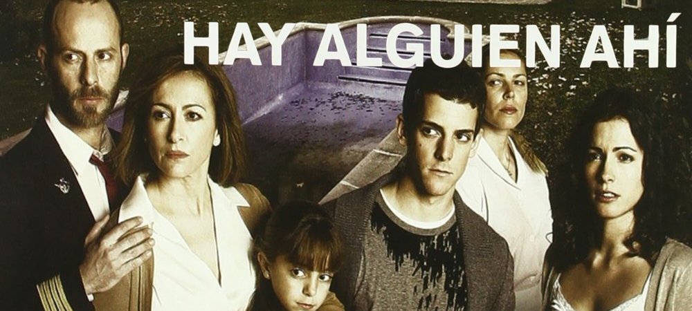 Backdrop of Hay alguien ahí