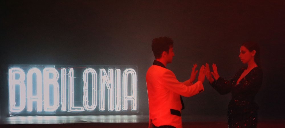 Backdrop of La discoteca