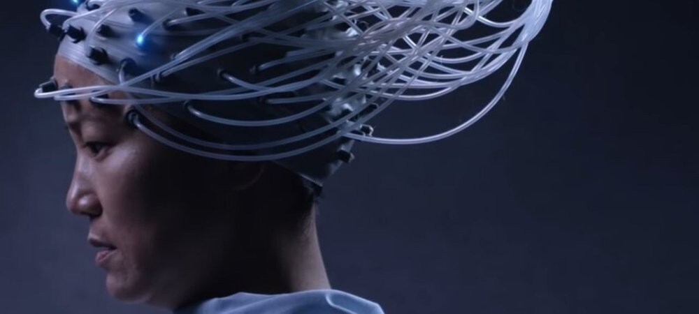 Backdrop of Advantageous