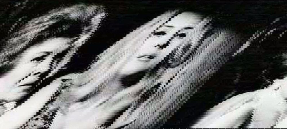 Backdrop of María M.