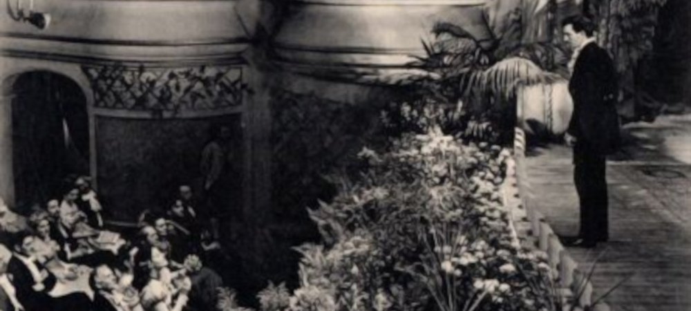 Backdrop of Idol of Paris