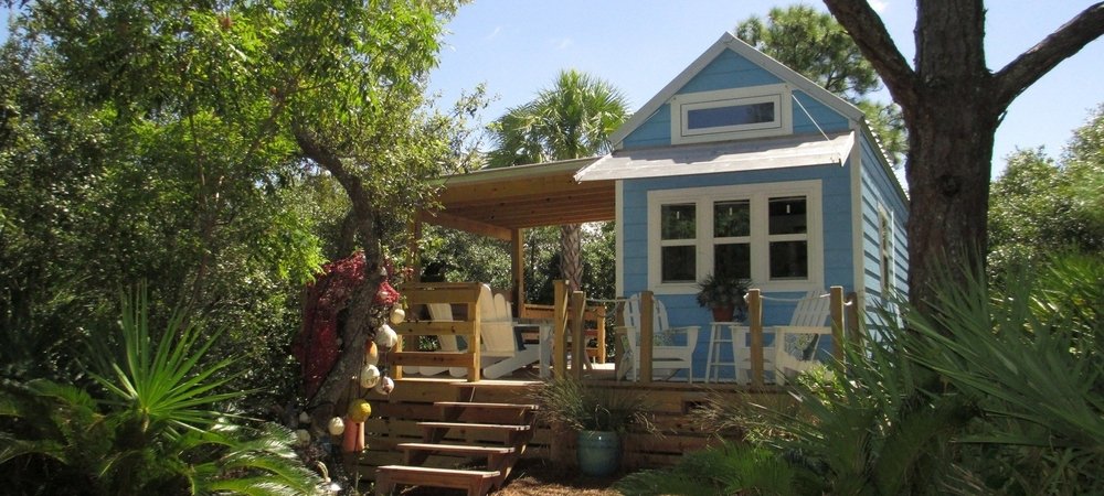 Backdrop of Tiny House Hunting