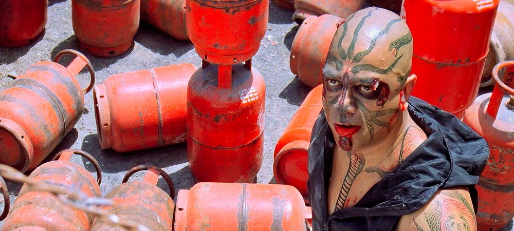 Backdrop of Aalavandhan
