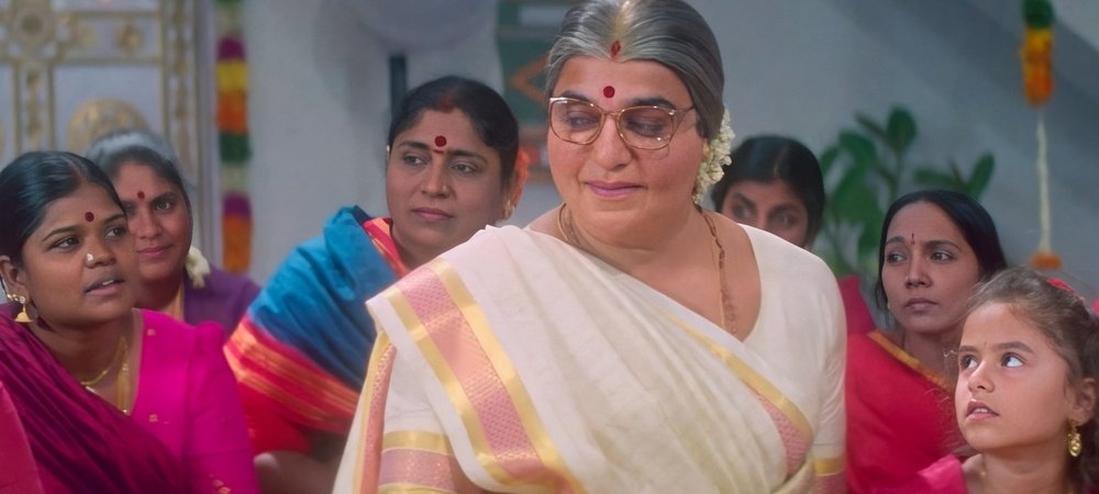 Backdrop of Avvai Shanmugi